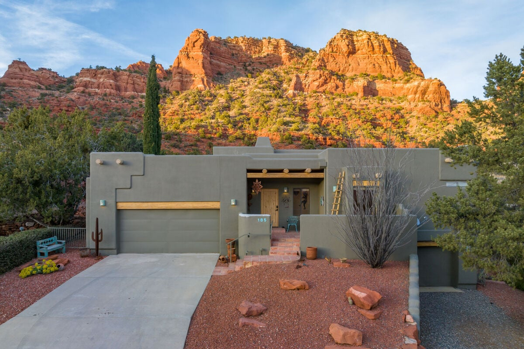 Castle Rock Abode