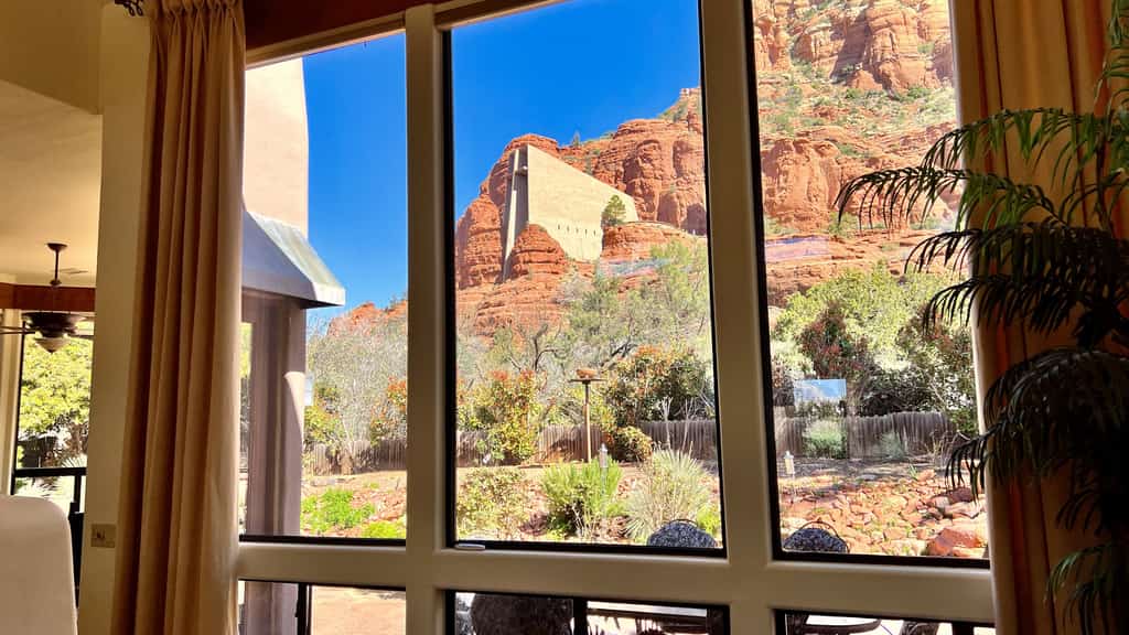 Oasis at Chapel Rock | Iconic Views of Chapel, Hot Tub & 3 King Suites