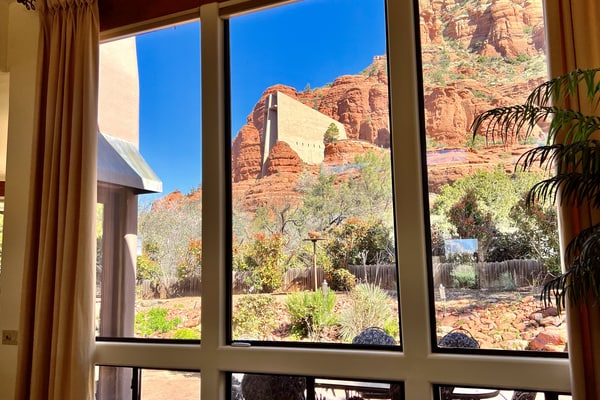 Oasis at Chapel Rock | Iconic Views of Chapel, Hot Tub & 3 King Suites