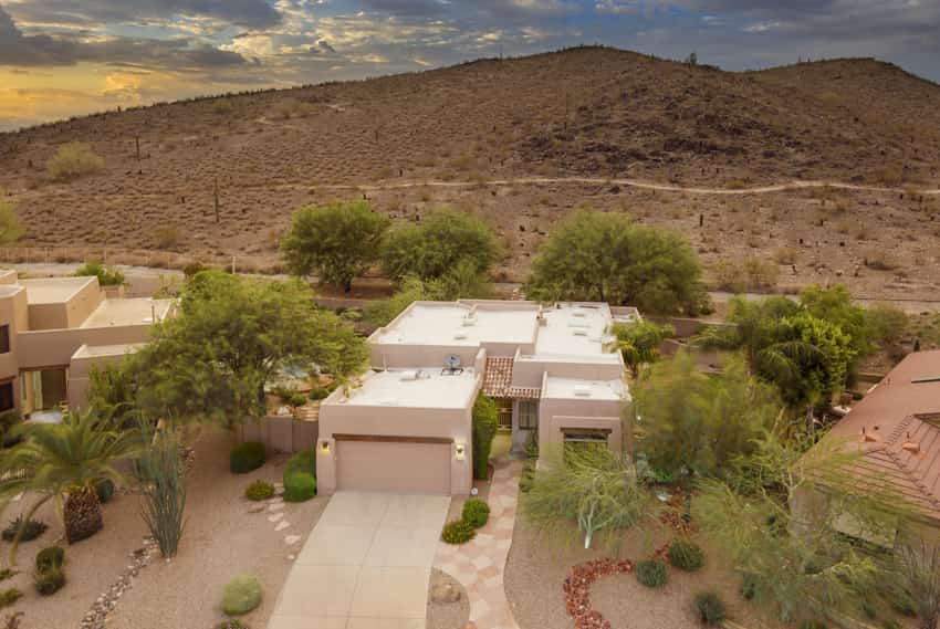 Hidden Oasis Intimate 3 BR Home/ Private Pool/ Jacuzzi/ Fire Pit/ Glendale