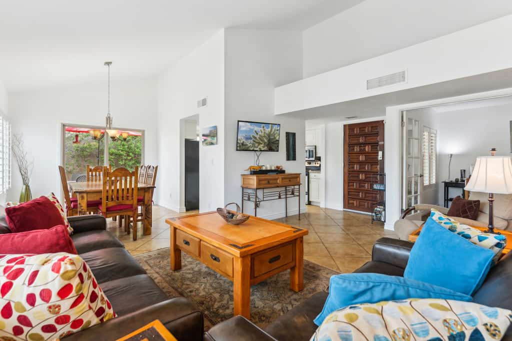 Southwest Sanctuary 3 BR Townhouse/ COM Pool/ Old Town Scottsdale