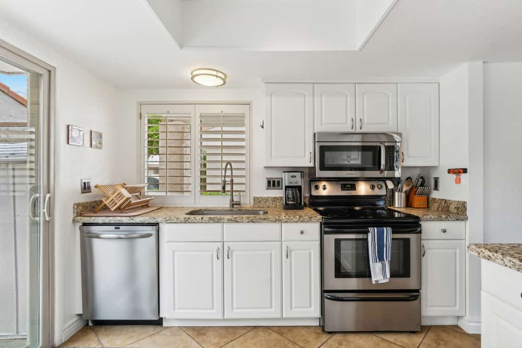 Southwest Sanctuary 3 BR Townhouse/ COM Pool/ Old Town Scottsdale