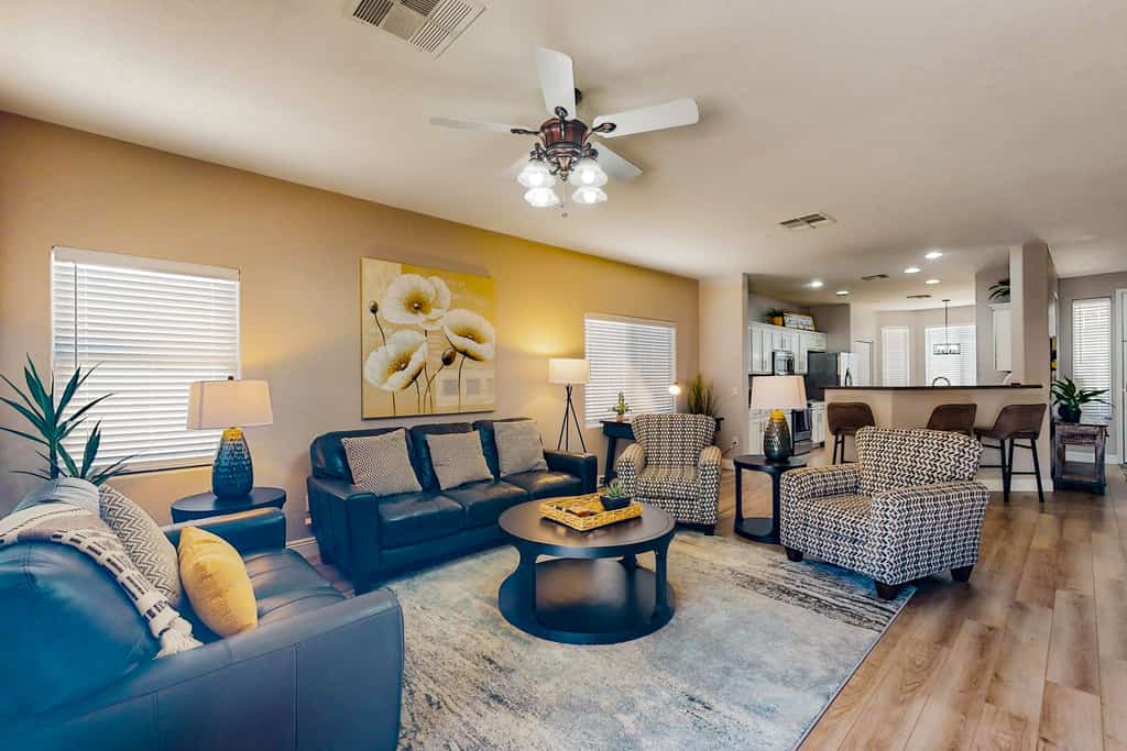 inviting home with private pool, patio, grill, washer/dryer, & central AC
