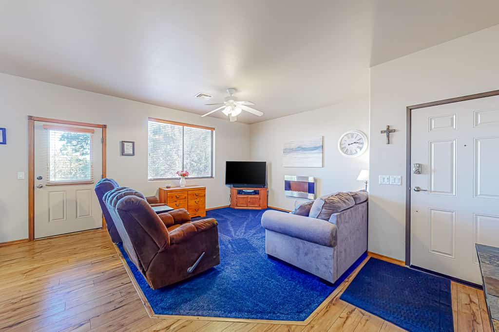 Scenic mountain condo with balcony, gas grill, smart TVS, central air, & W/D