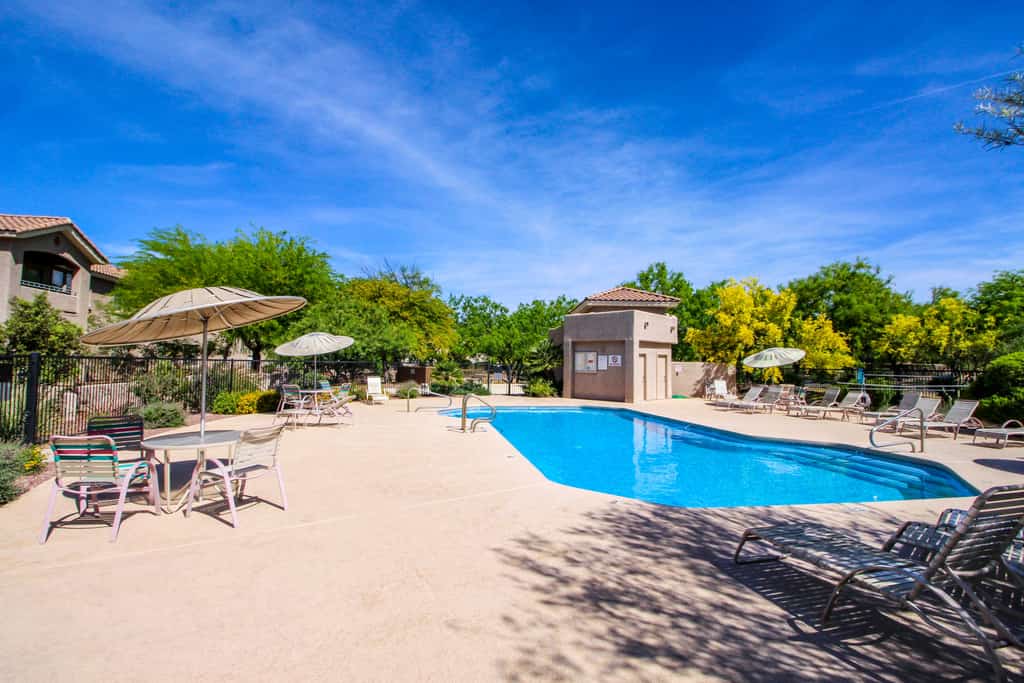 Desert condo with pool, hot tub, & grill access - balcony, W/D, & central AC