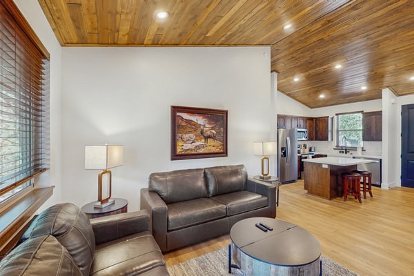 Brand new home w/ patio & mountain views, close to golf, lakes, town & more
