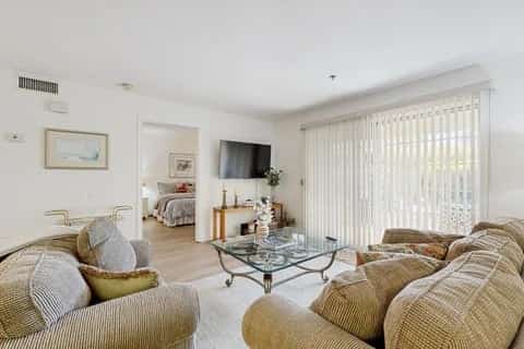 Updated Condo with shared pools, spas, and pickleball  & tennis courts