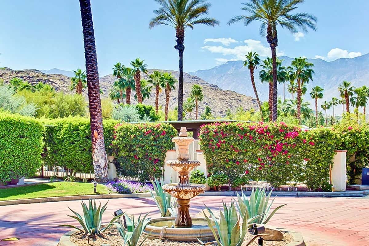 Esprit Escape | 2 Bed Palm Springs, CA Condo
