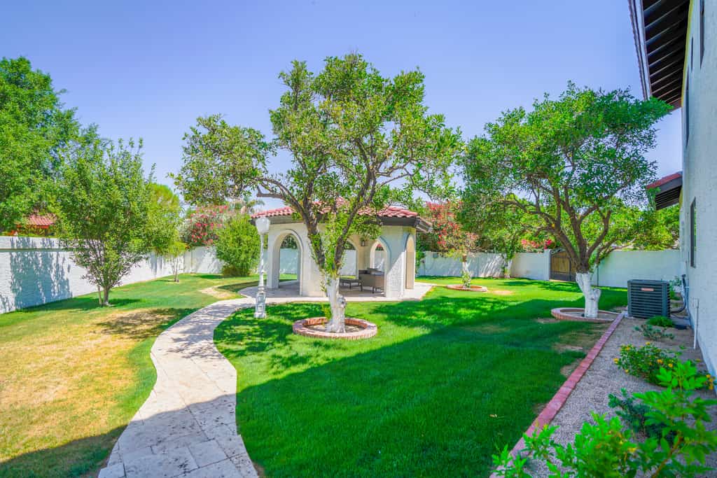Family-friendly luxury home in Estate Groves with private pool & cabana + WiFi