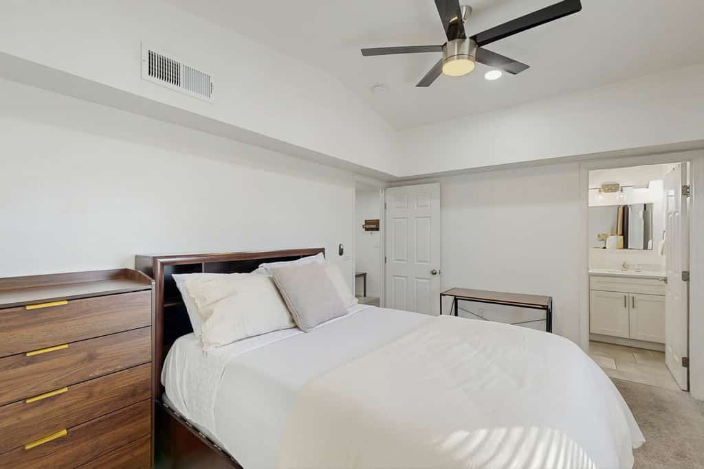 Tucson Comfort in the Heart of the Desert—Where Relaxation Meets Convenience