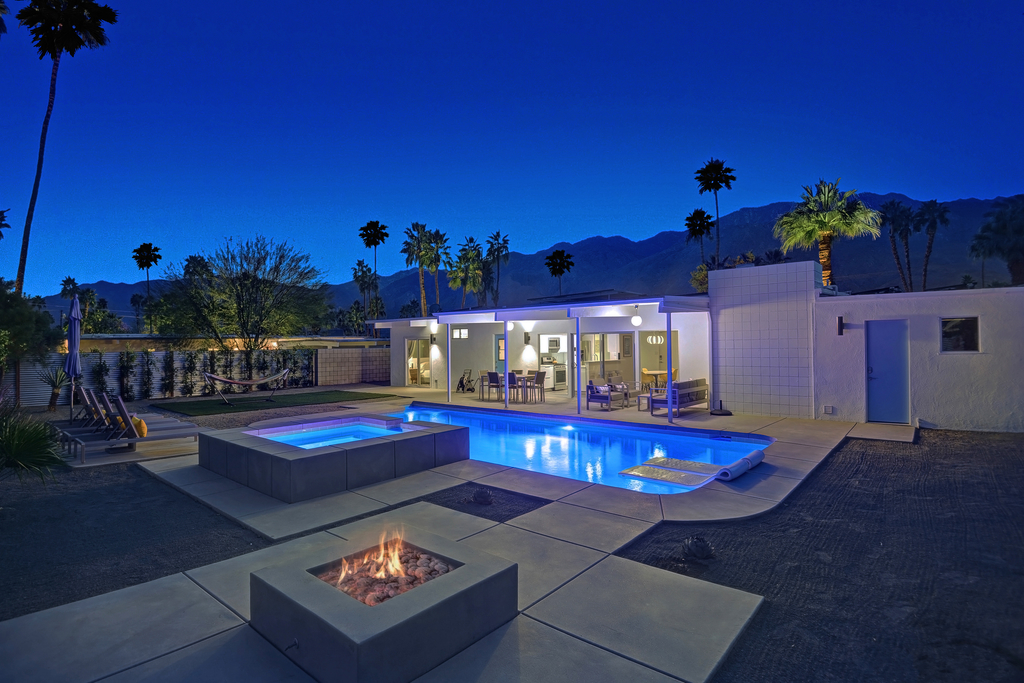 Mid Century Meiselman w/ Private Pool & Spa - 3971