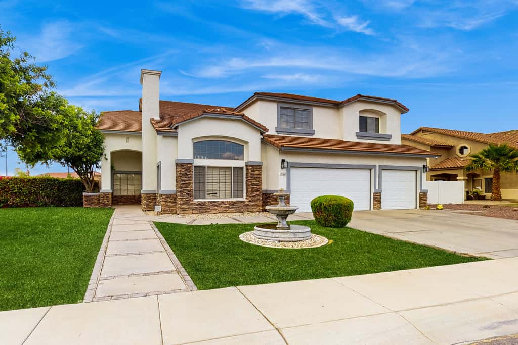 Desert Ridge Retreat