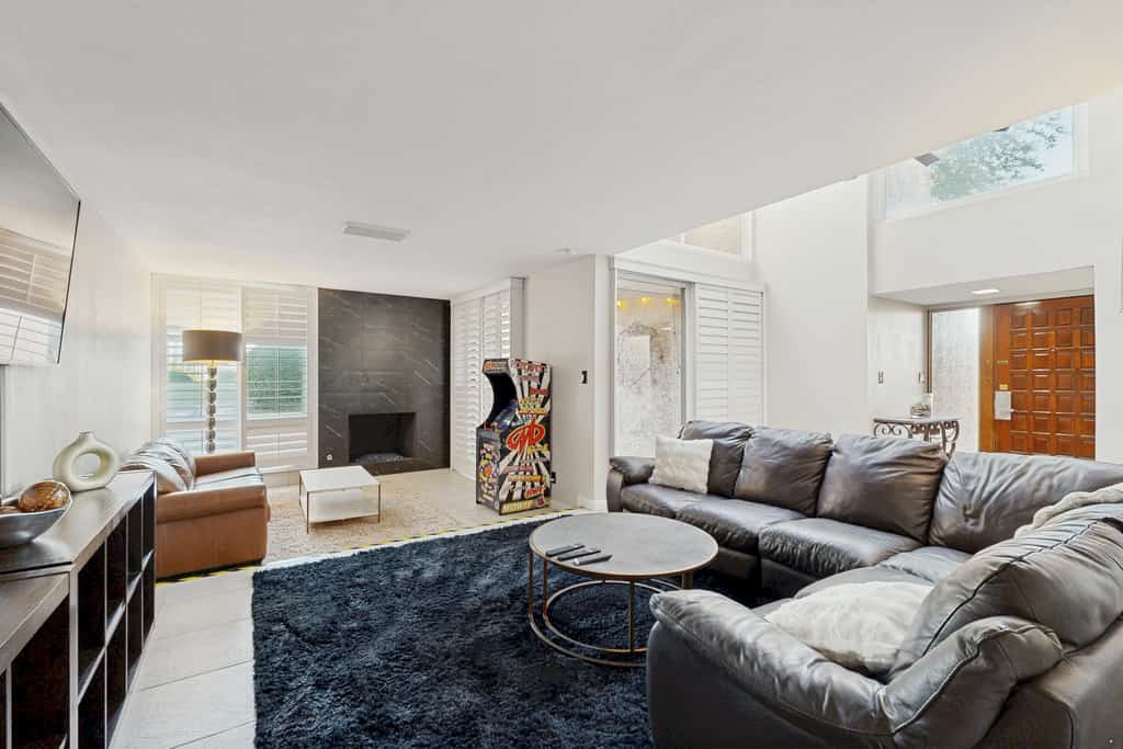 Desert Comfort Meets City Convenience—Your Perfect Scottsdale Retreat.