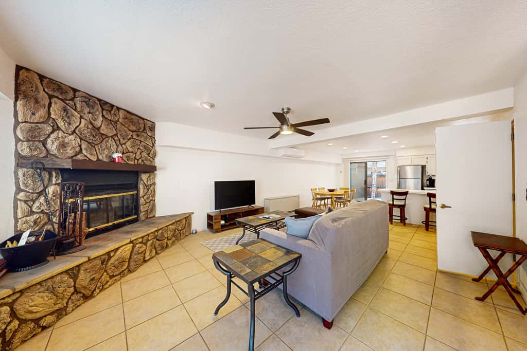 Khunu-Wasi White Mountain Hideaway