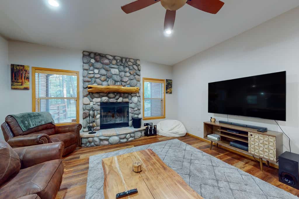 Dog-friendly forested home with wraparound deck, pool table