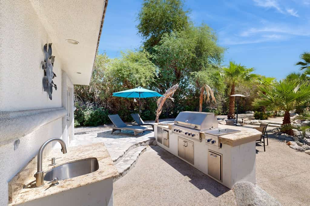 Palm Desert's Ultimate Group Retreat — Space, Amenities & a Backyard That Steals the Show