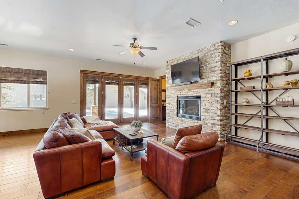 Spacious home w/ game room & large covered patio - access to shared pool/hot tub
