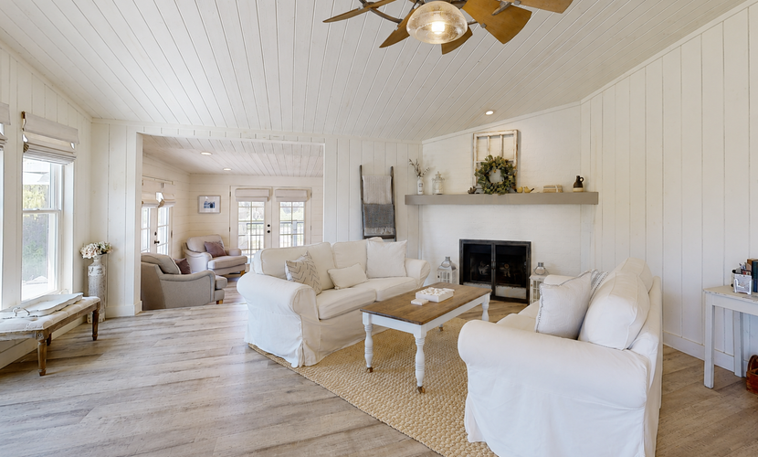 Opulent vineyard villa with private hot tub & guest suite