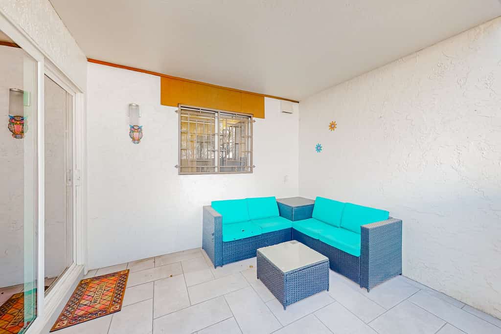 Centrally located retreat with pool, Ping-Pong, balcony, full kitchen, W/D, & AC