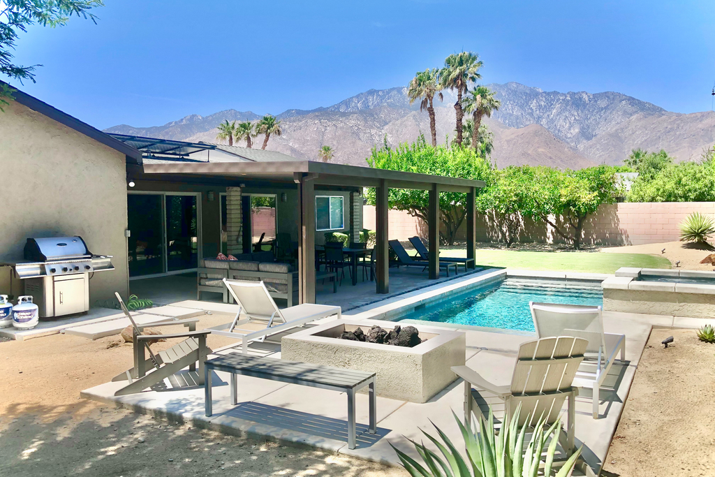 Palm Springs Modern Home - 3972