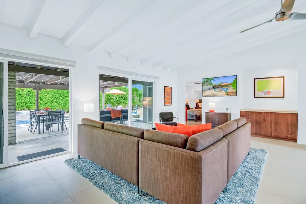 Palm Springs Modern Home - 3972