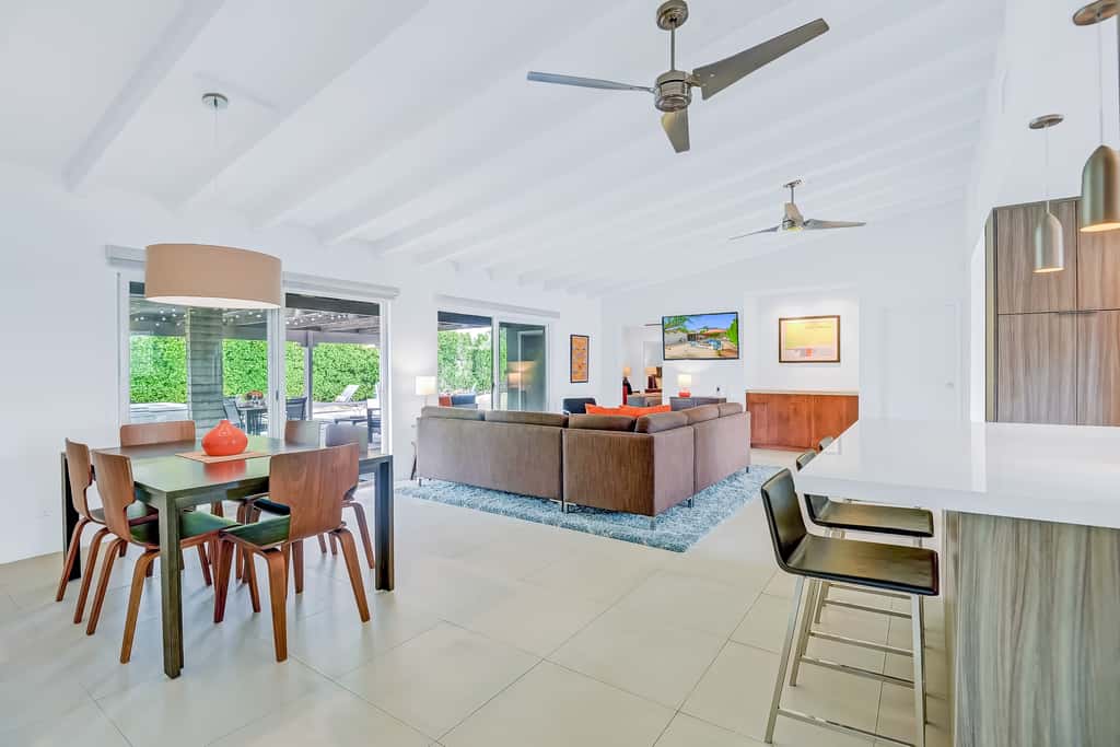 Palm Springs Modern Home - 3972
