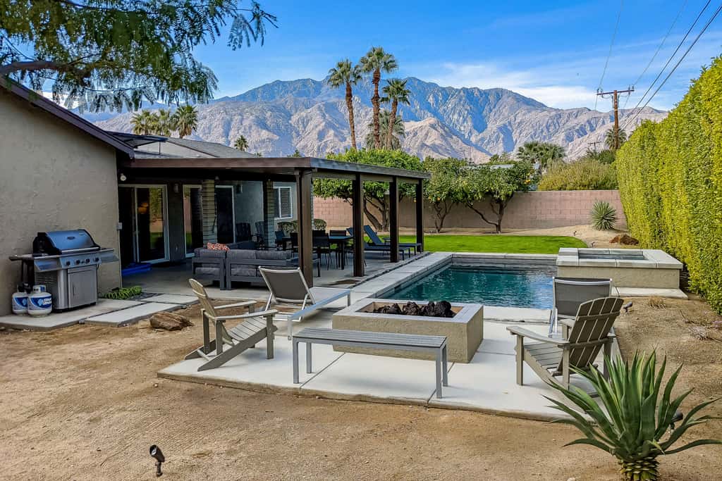 Palm Springs Modern Home - 3972