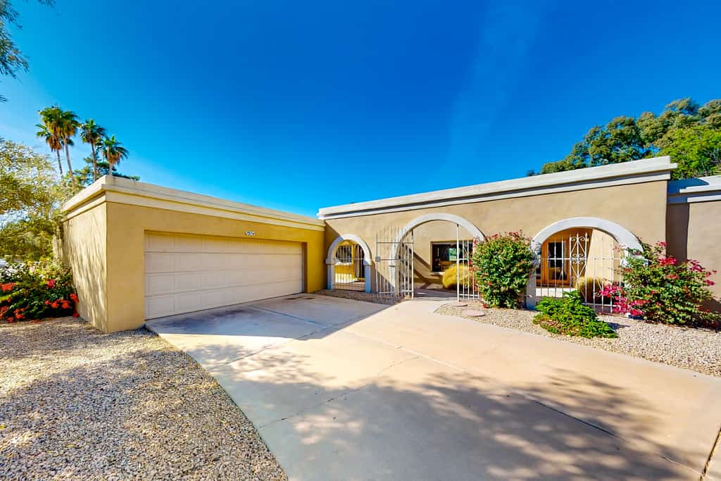 Gorgeous home with private pool, grill, games, near golf