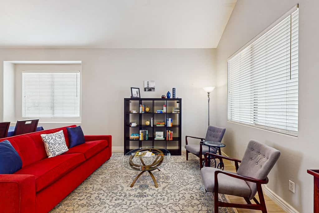 Spacious home on the golf course with private pool, BBQ grill, remote workspaces