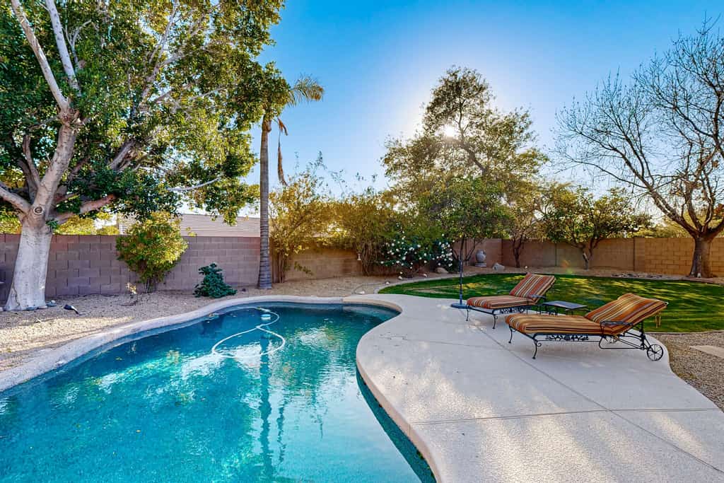 Scottsdale Oasis – Poolside Paradise Near Golf, Shopping & Freeways!
