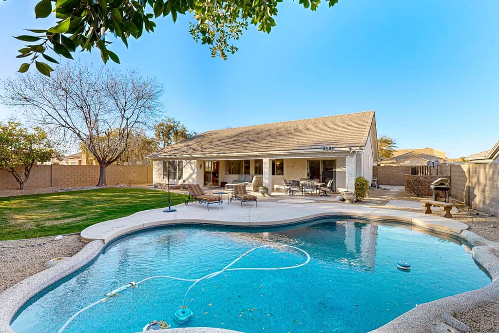 Scottsdale Oasis – Poolside Paradise Near Golf, Shopping & Freeways!