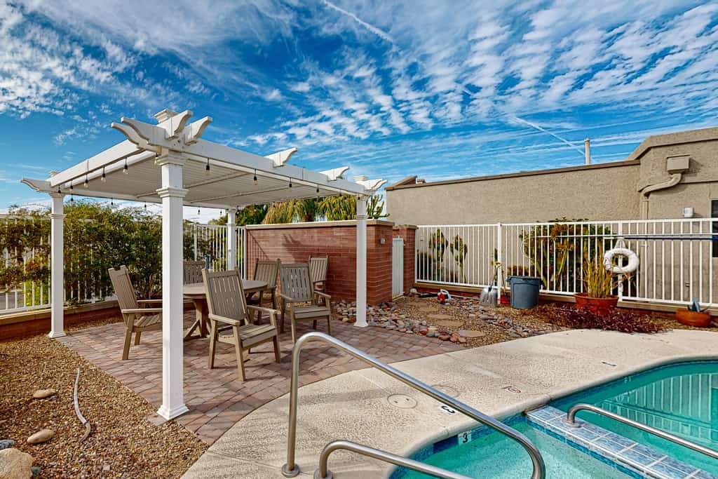 Get ready to unwind in style at this stunning Tucson retreat, luxury and comfort