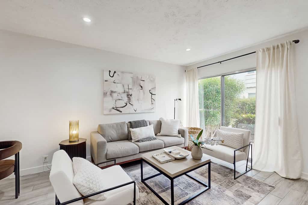 Sunny Comfort Meets Scottsdale Style – Your Perfect Desert Retreat Awaits!