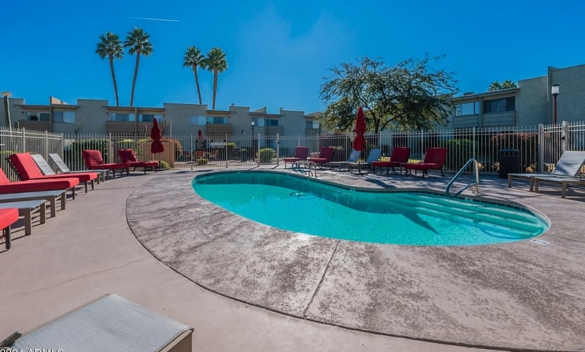 Sunny Comfort Meets Scottsdale Style – Your Perfect Desert Retreat Awaits!