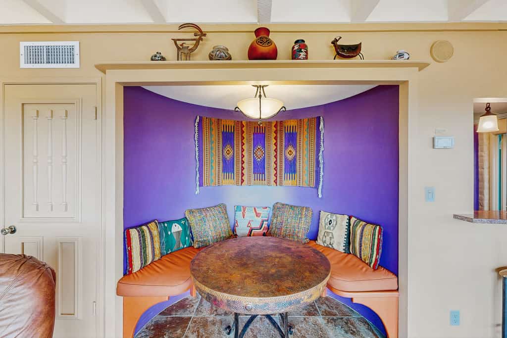 Charming Casita w/ shared pool, private patio, & mountain/valley view