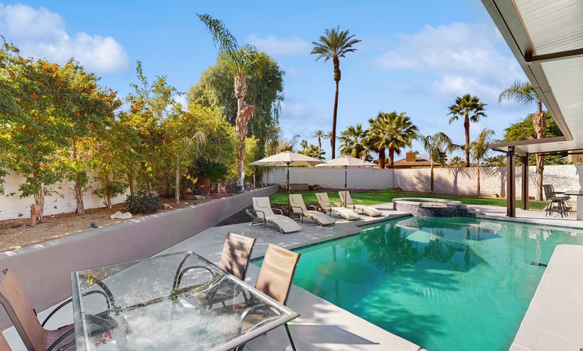 Sunny Vibes & Mountain Views—Your Stylish Indian Wells Retreat for Fun, Relax