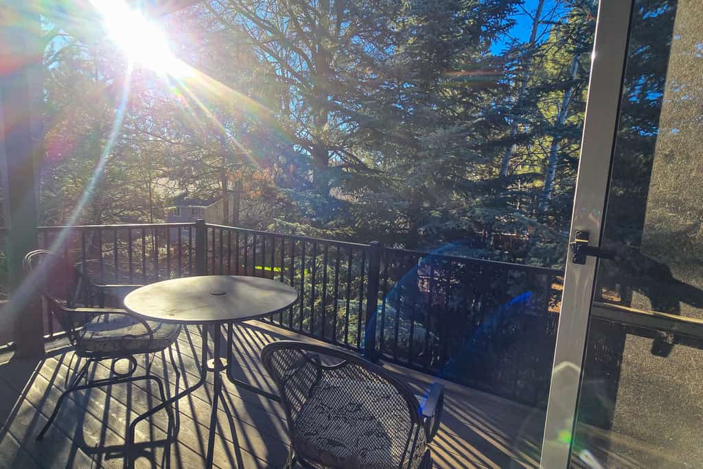 Cozy condo with fireplace, washer/dryer, & WiFi - near town and Flagstaff trails
