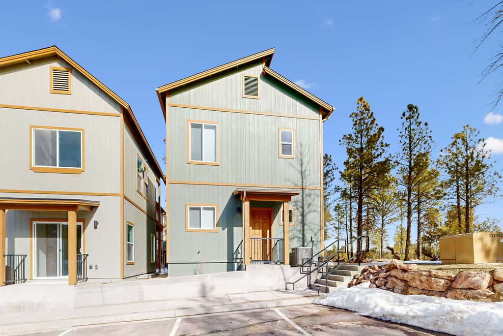 Ponderosa Peaks Retreat