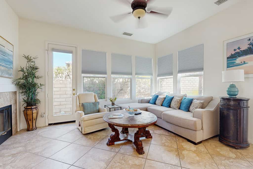 Peaceful lakefront home w/ a Private Pool, Spa, & Firepit - Dogs Welcome!