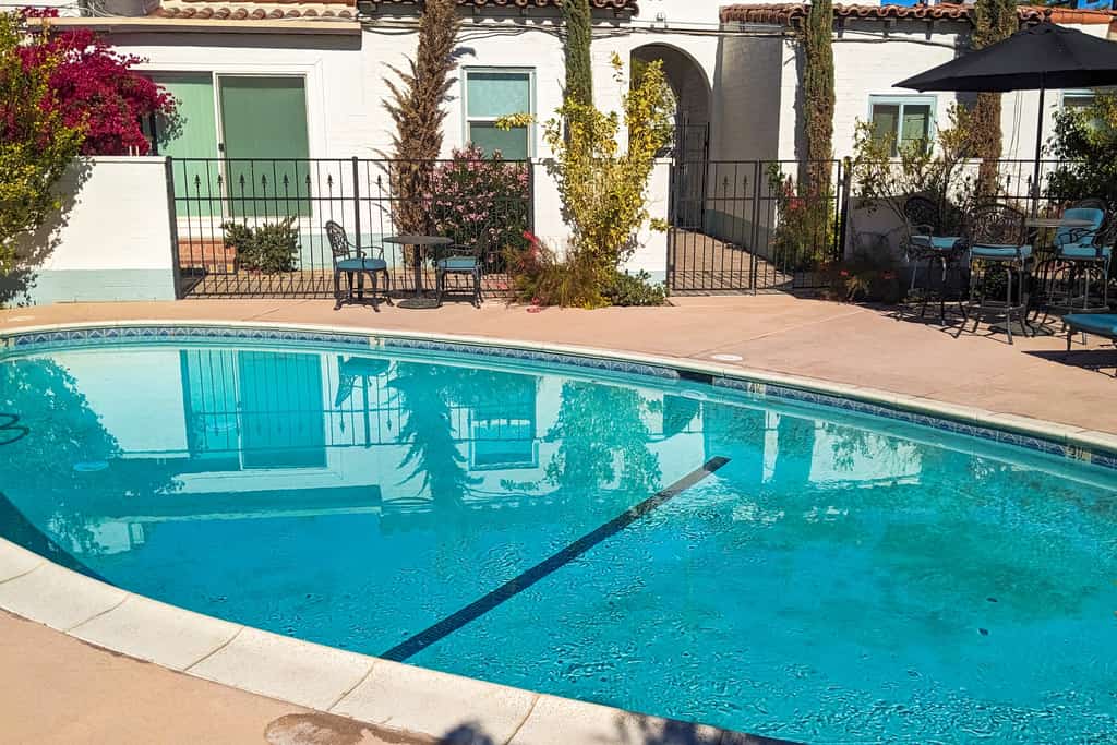 Historic flat in the heart of downtown with pool access and private terrace