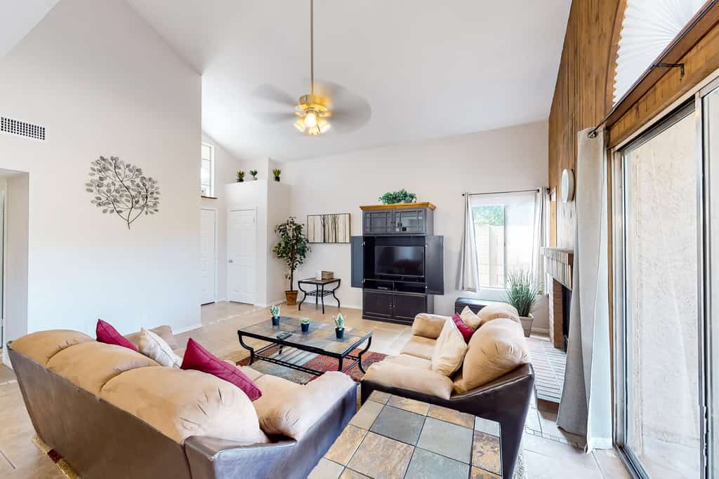 Retro home with enclosed yard, covered patio, grill, firepit, AC, & washer/dryer