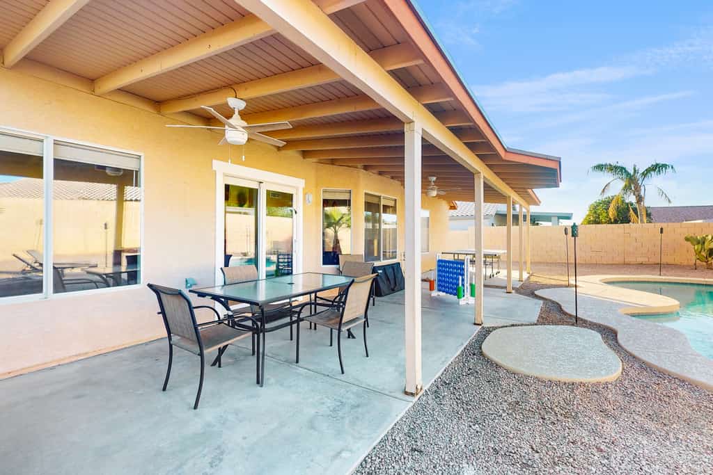 Modern home w/ private heated pool, backyard w/ patio & BBQ grill