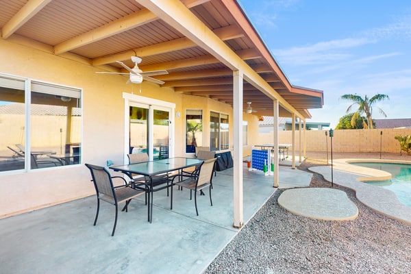 Modern home w/ private heated pool, backyard w/ patio & BBQ grill