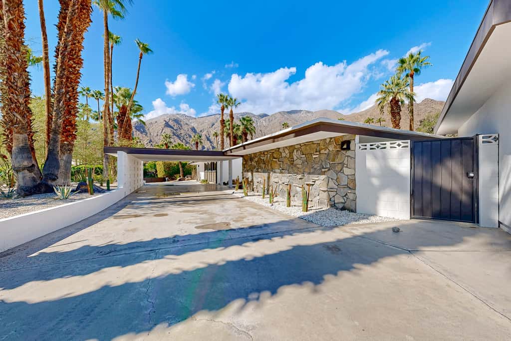 The Desert Lounge