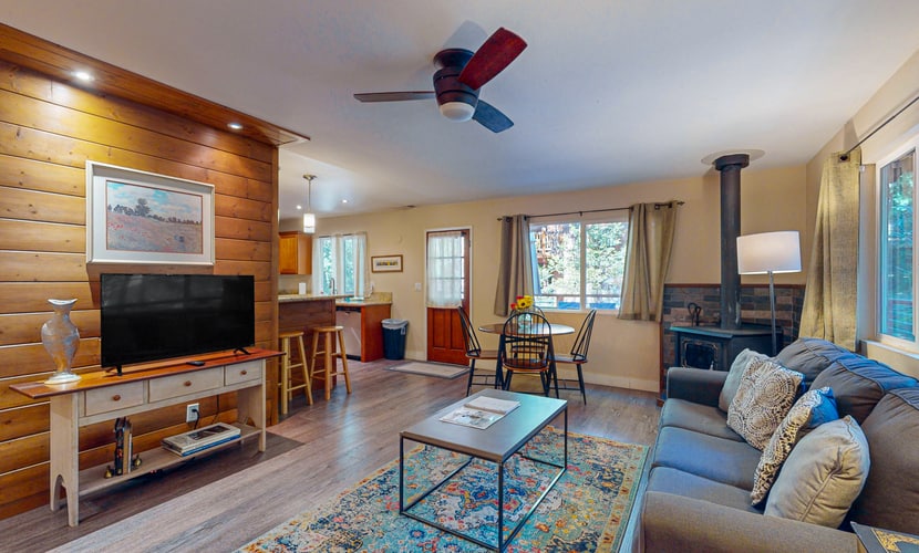 Beautifully remodeled mountain home with peaceful, private setting