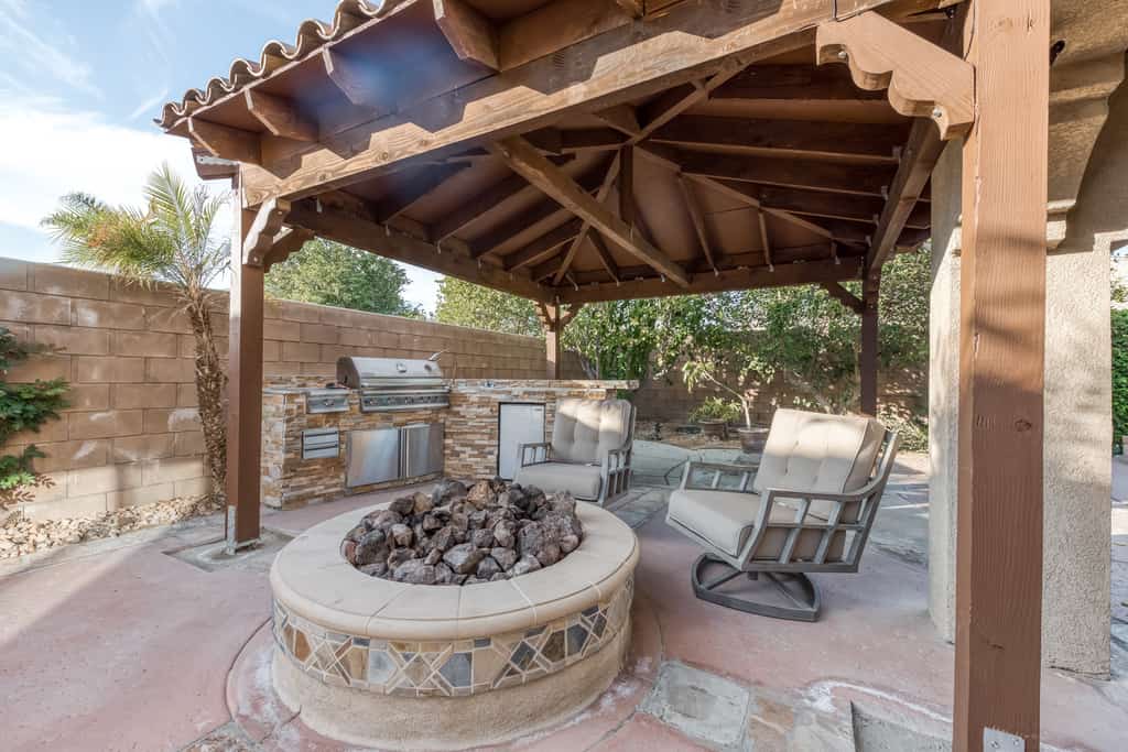Beautiful & spacious home with private pool, spa, and basketball hoop