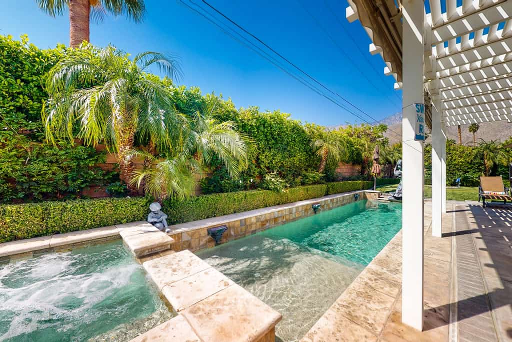 Elegant home with private pool, spa, putting green, firepit & gorgeous patio