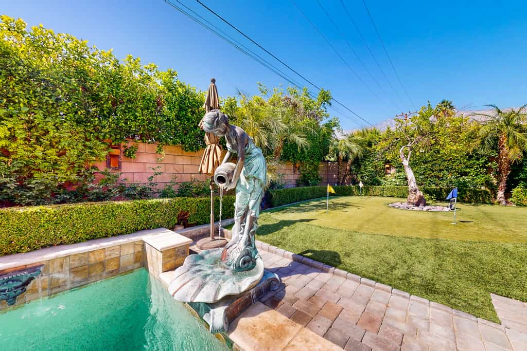 Elegant home with private pool, spa, putting green, firepit & gorgeous patio