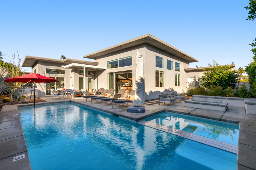 Modern Distinction in South Palm Springs - 3922