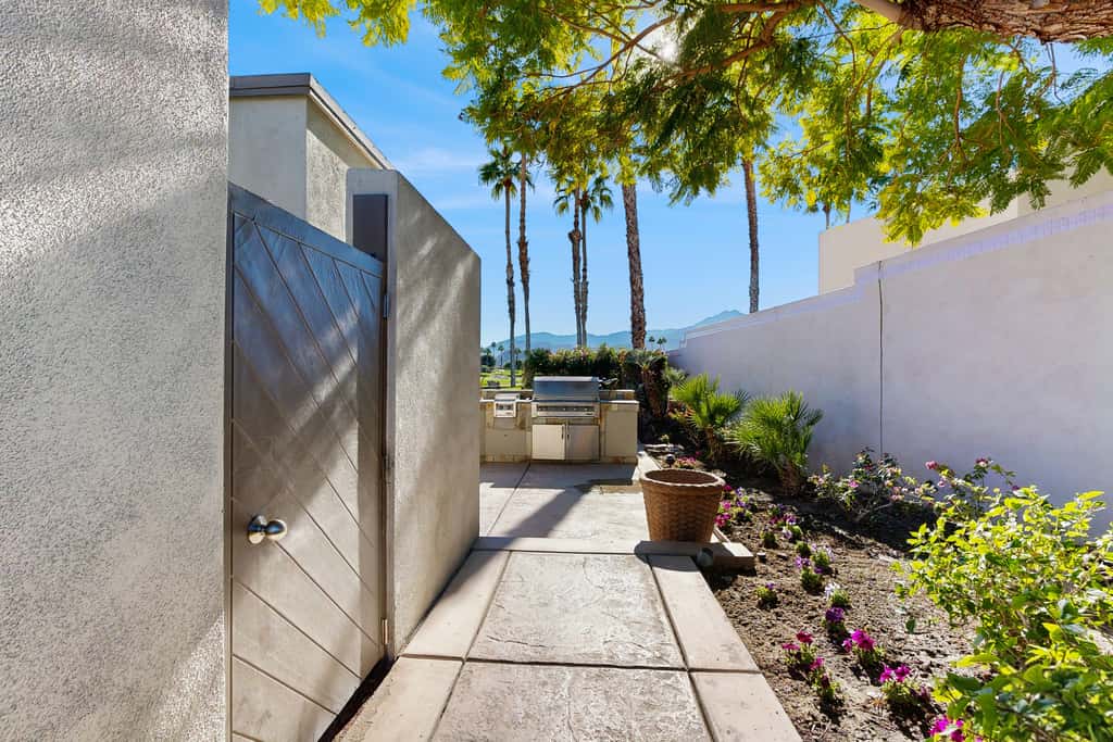 Escape to Luxury at PGA West-067092